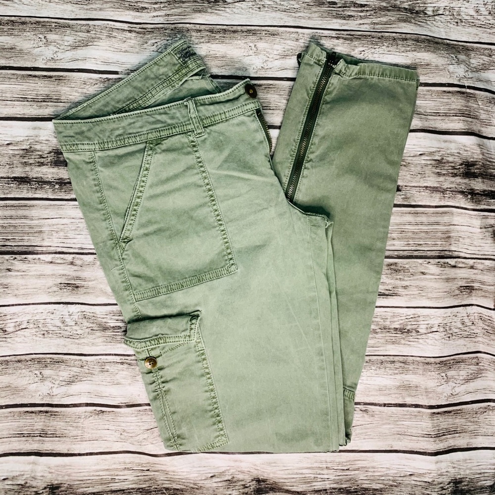 American Eagle Green Cargo Pants Size 6 Stretch